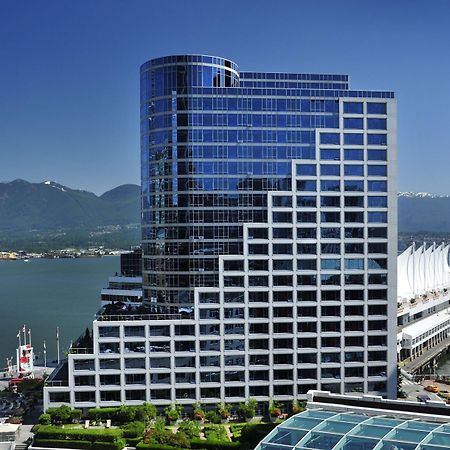Hotel Fairmont Waterfront Vancouver Exterior foto Shaw Tower, the company's headquarters in Vancouver