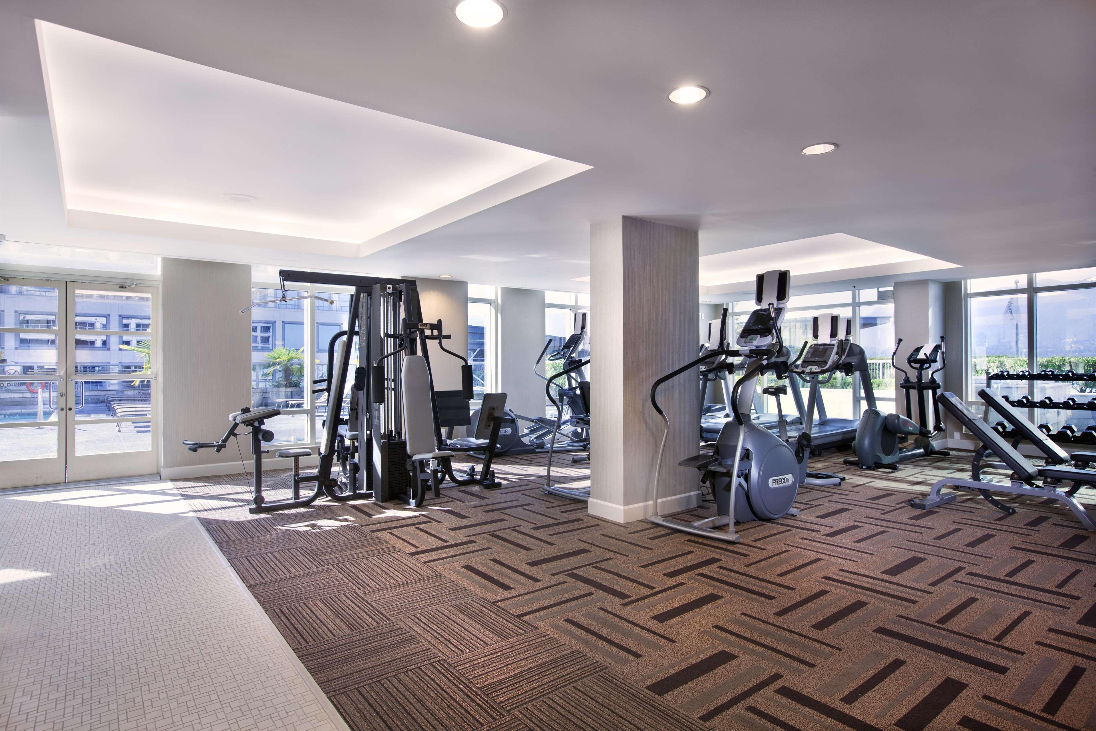 Hotel Fairmont Waterfront Vancouver Exterior foto The gym at the 1001 Olympic