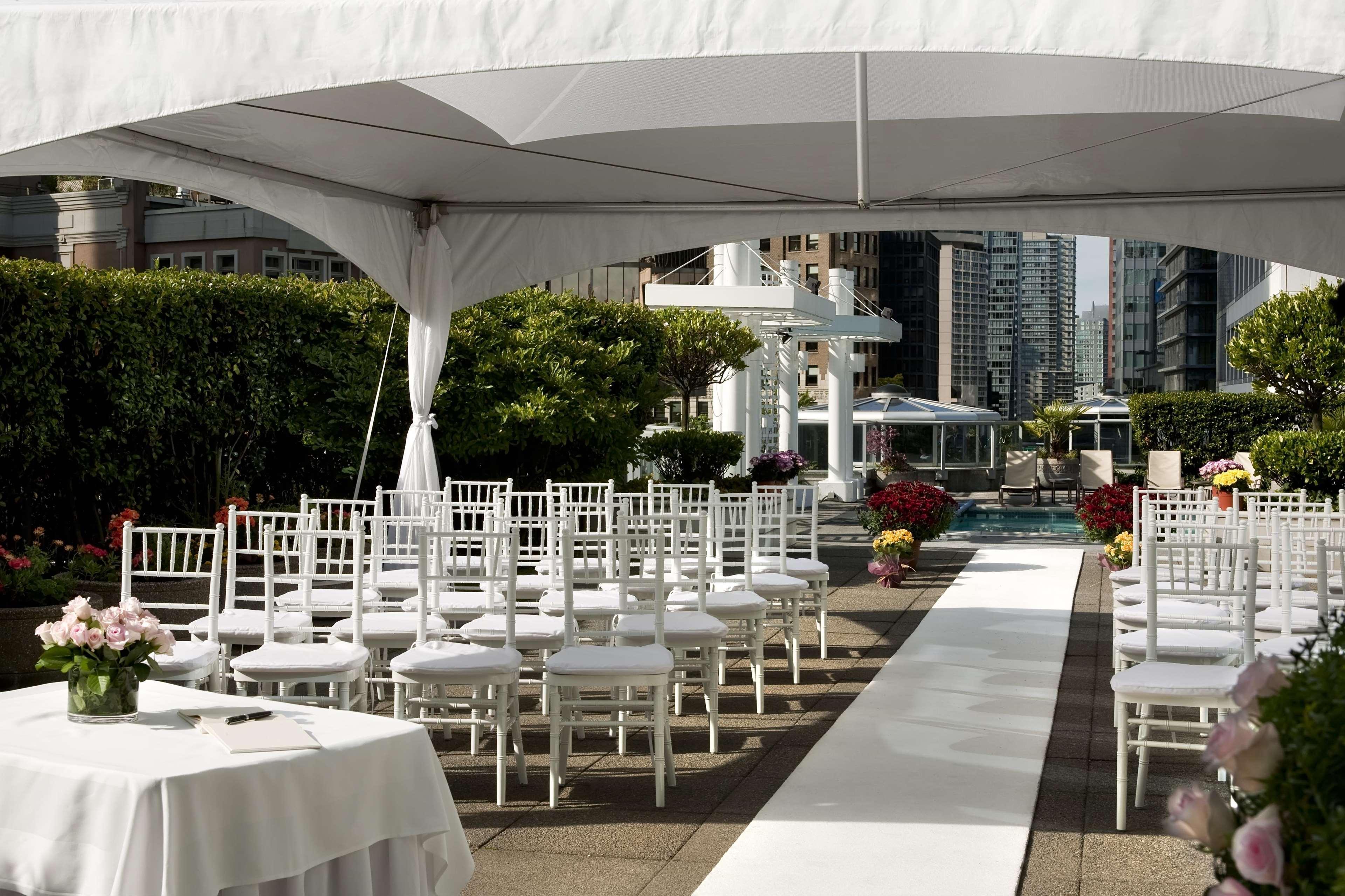 Hotel Fairmont Waterfront Vancouver Exterior foto The rooftop garden
