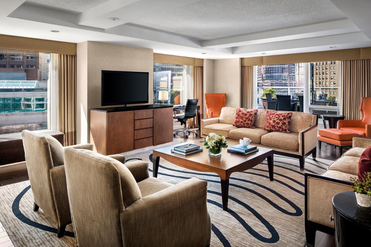 Hotel Fairmont Waterfront Vancouver Exterior foto A suite at the Mandarin Oriental, New York