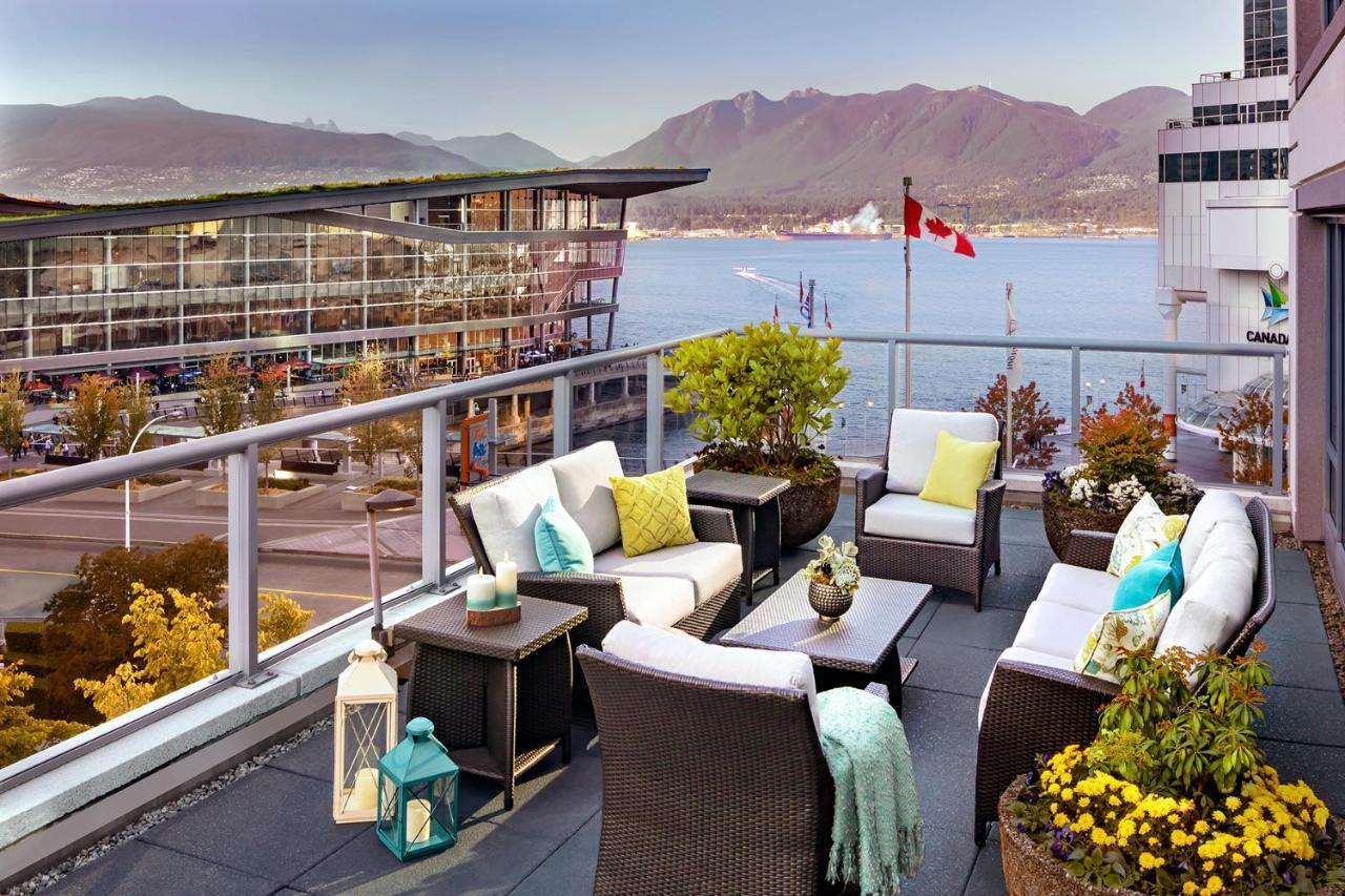 Hotel Fairmont Waterfront Vancouver Exterior foto View from the rooftop